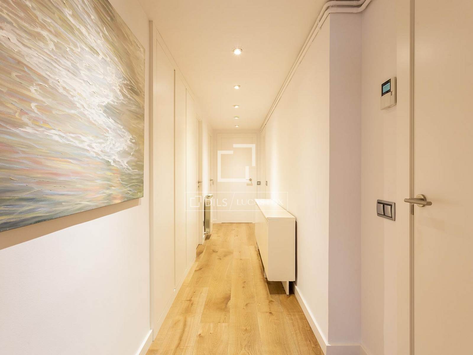 Apartamento en Barcelona, España 5 dormitorios, 204 m2 No. 192759