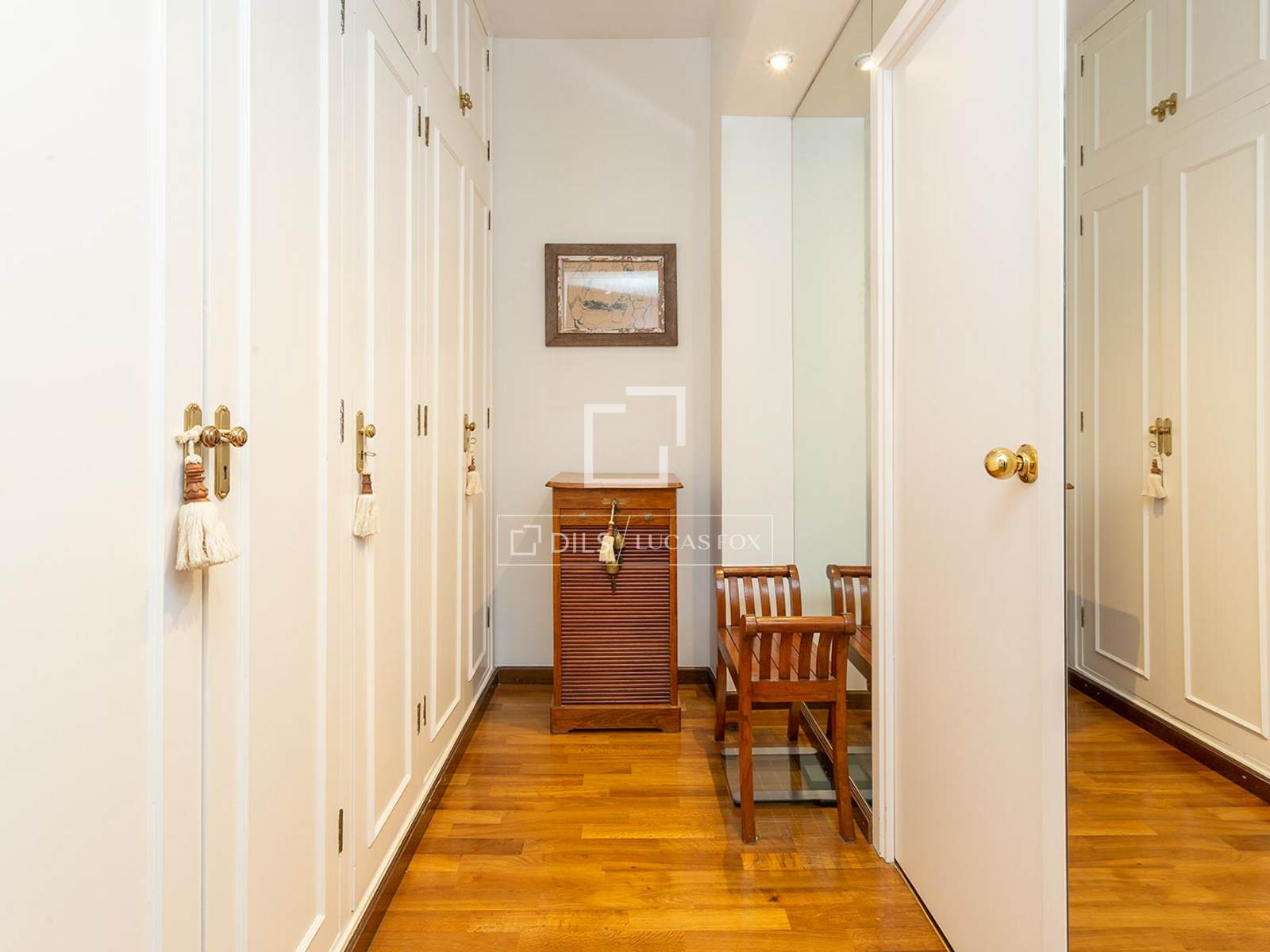 Apartamento en Barcelona, España 5 dormitorios, 204 m2 No. 192759