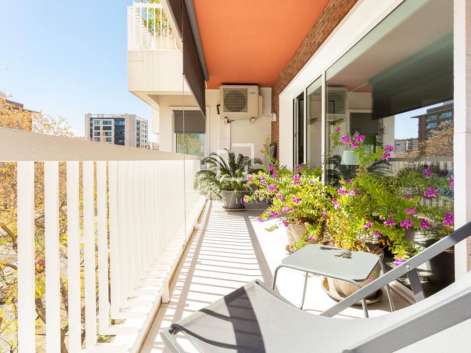 Apartamento en Barcelona, España 5 dormitorios, 204 m2 No. 192759