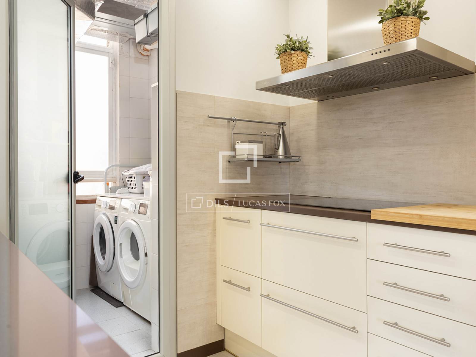 Penthouse in Barcelona, Spain 4 bedrooms, 166 sq.m. No. 192761