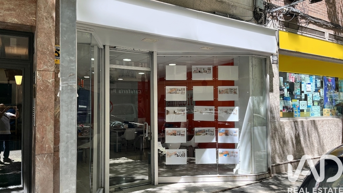 Propiedad comercial en Madrid, España 100 m2 No. 192208