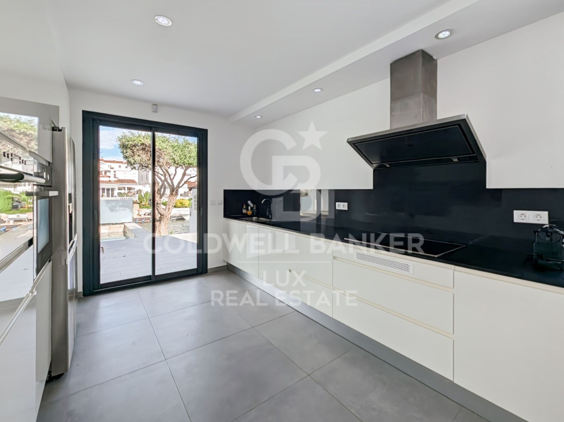 Villa Empuriabrava, Girona, Spānijā 5 istabas, 205 m2 Nr. 160347