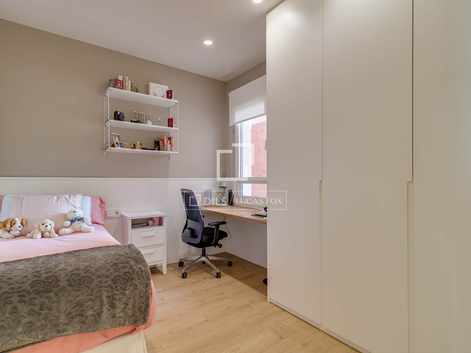 Wohnung in Barcelona, Spanien 5 Schlafzimmer, 146 m2 Nr. 160822