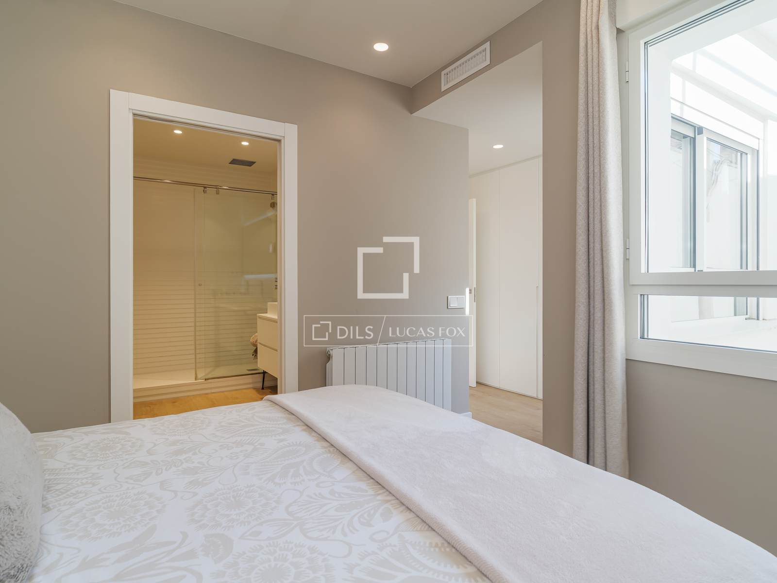 Wohnung in Barcelona, Spanien 5 Schlafzimmer, 146 m2 Nr. 160822