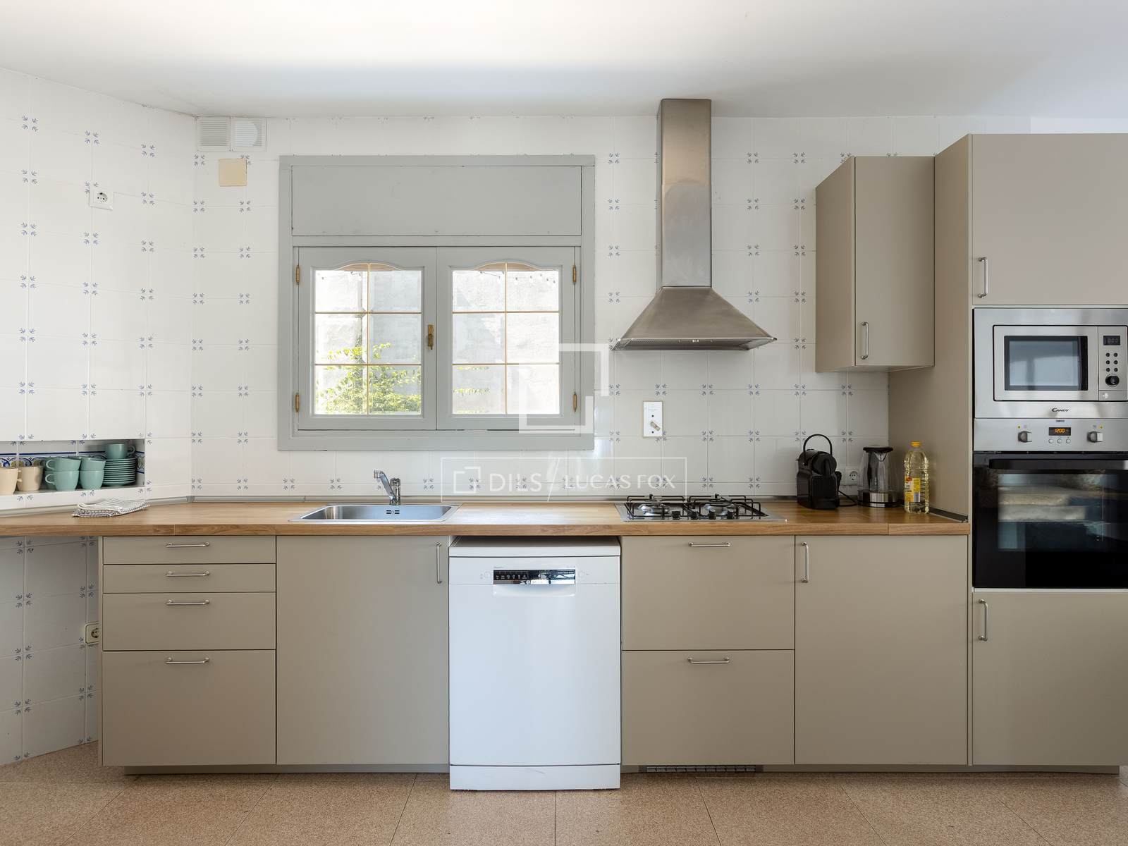 Villa a Premia De Dalt, Barcelona, Spagna 6 camere da letto, 406 mq. N° 192553