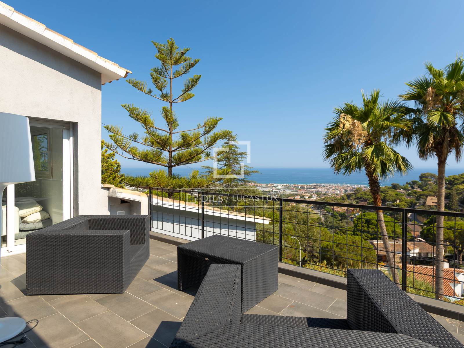 Villa a Premia De Dalt, Barcelona, Spagna 6 camere da letto, 406 mq. N° 192553