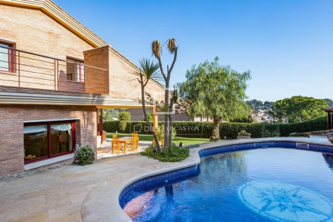 Villa in Premia De Dalt, Barcelona, Spain 5 bedrooms, 563 sq.m. No. 192554
