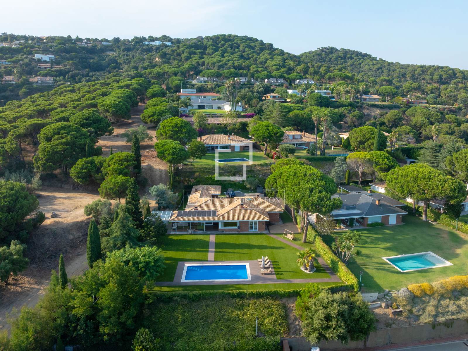 Villa a Sant Vicenc De Montalt, Barcelona, Spagna 6 camere da letto, 354 mq. N° 192555