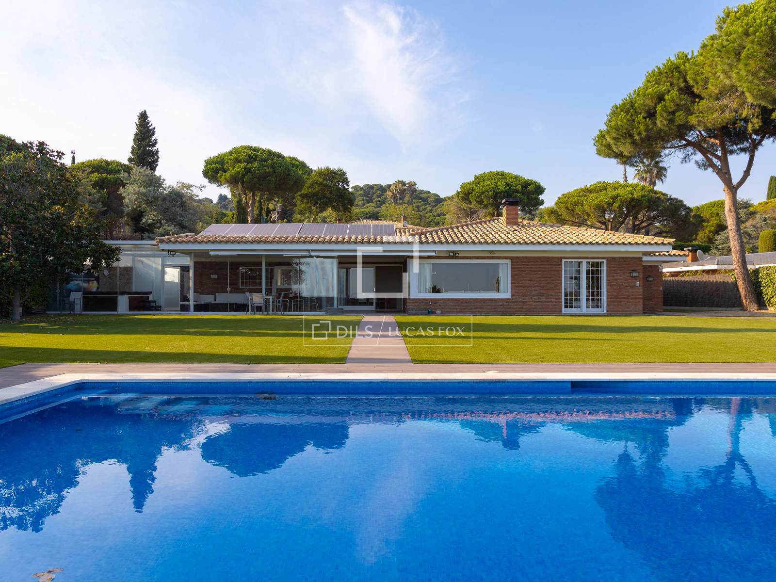 Villa a Sant Vicenc De Montalt, Barcelona, Spagna 6 camere da letto, 354 mq. N° 192555