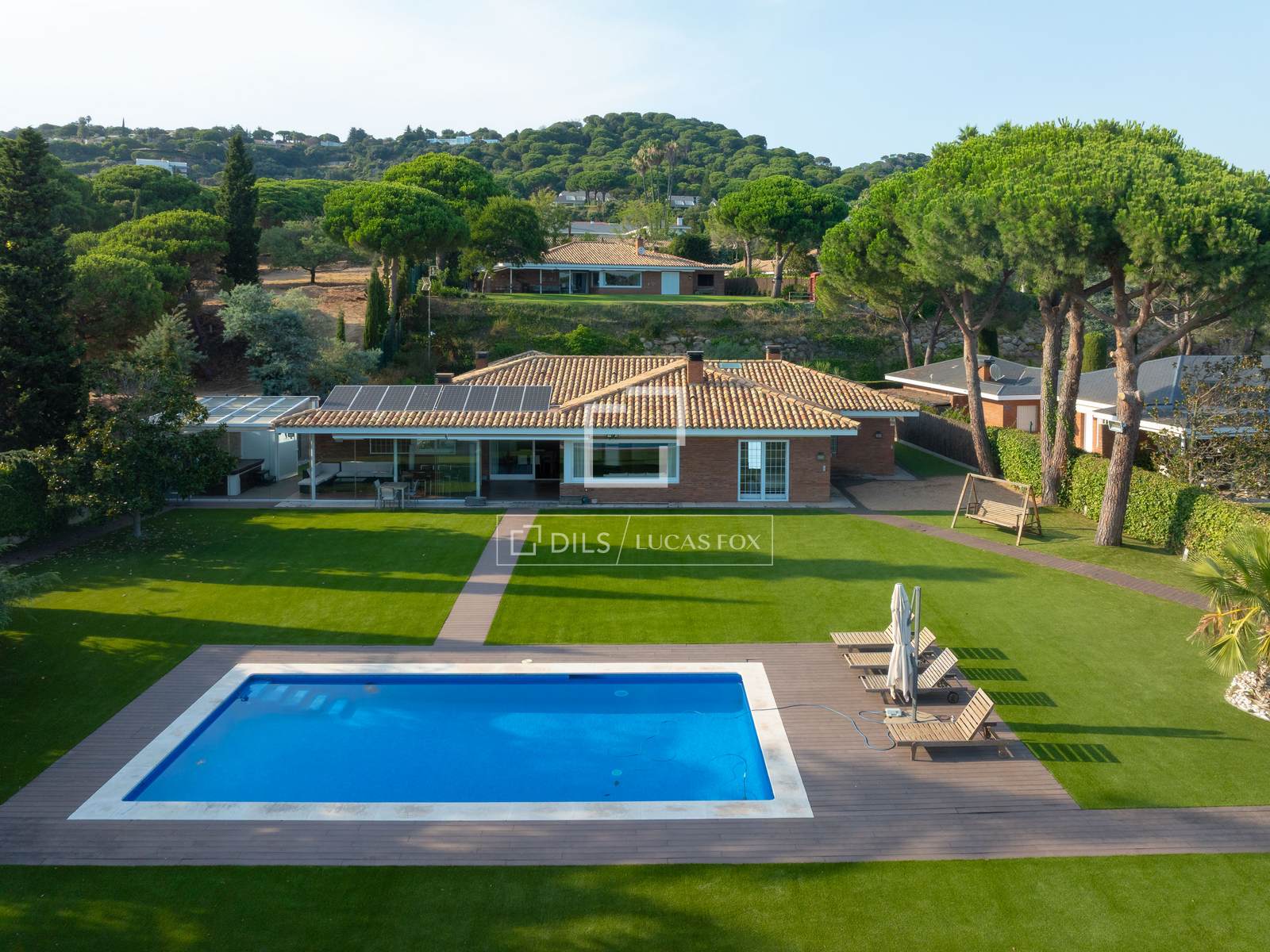 Villa a Sant Vicenc De Montalt, Barcelona, Spagna 6 camere da letto, 354 mq. N° 192555
