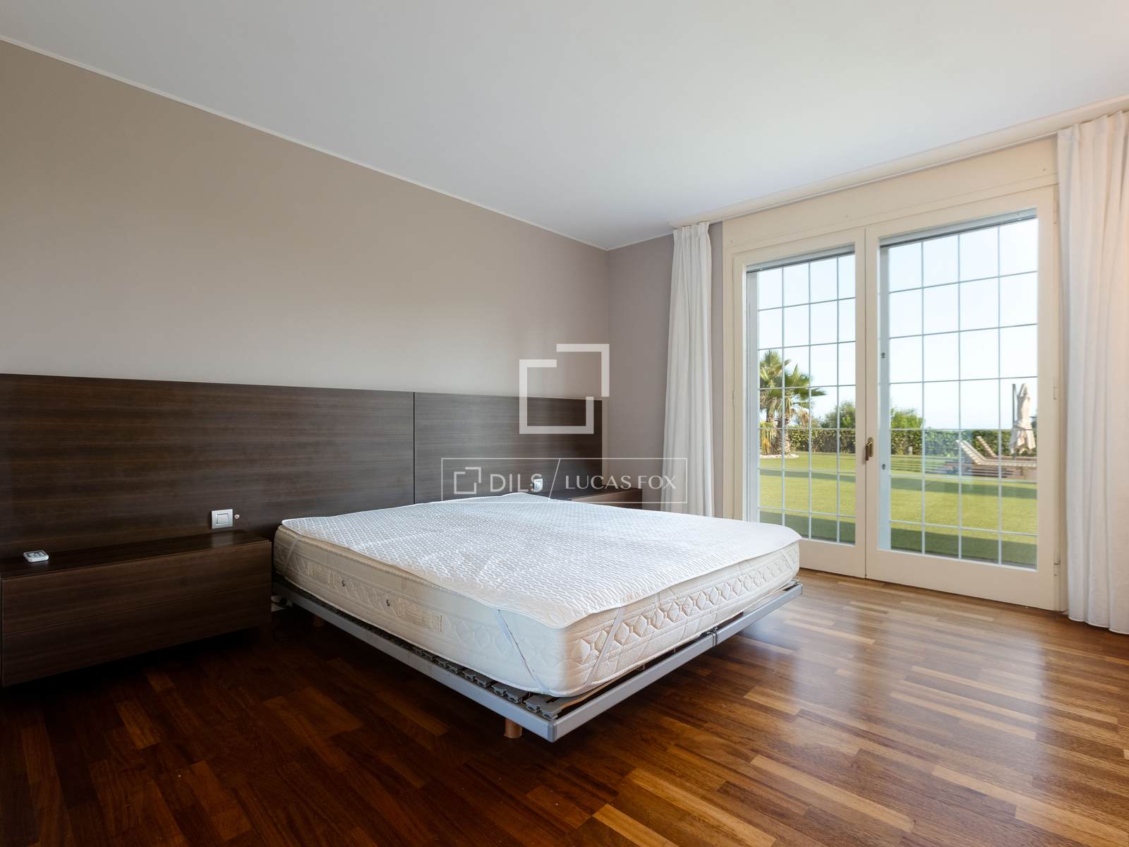 Villa a Sant Vicenc De Montalt, Barcelona, Spagna 6 camere da letto, 354 mq. N° 192555
