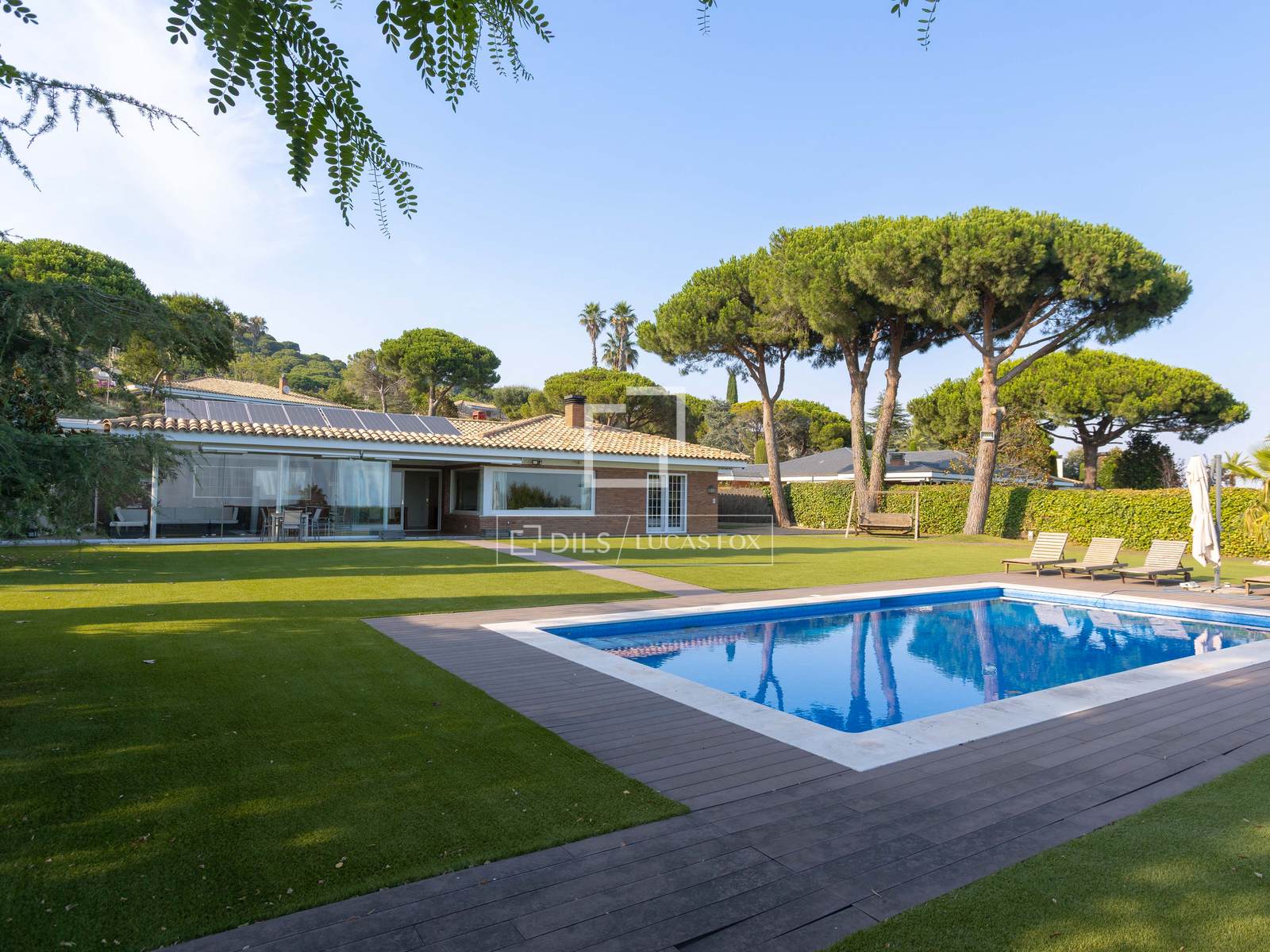 Villa a Sant Vicenc De Montalt, Barcelona, Spagna 6 camere da letto, 354 mq. N° 192555
