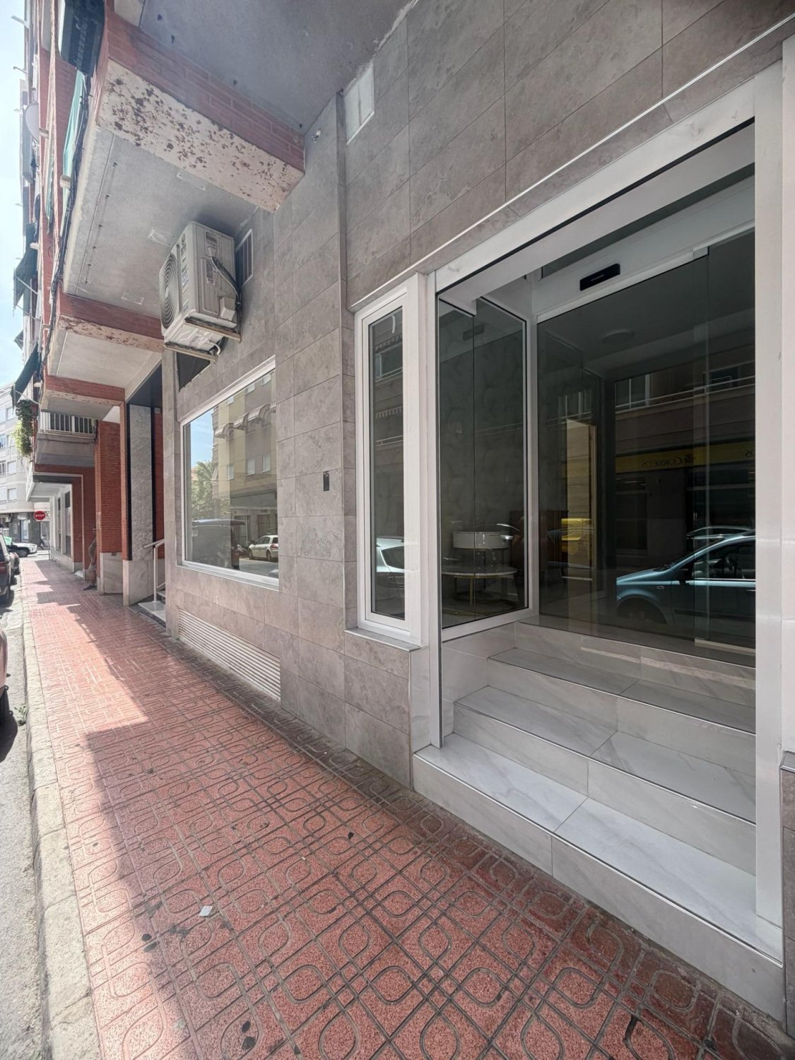 Propiedad comercial en Torrevieja, Alicante, España 87.85 m2 No. 177804