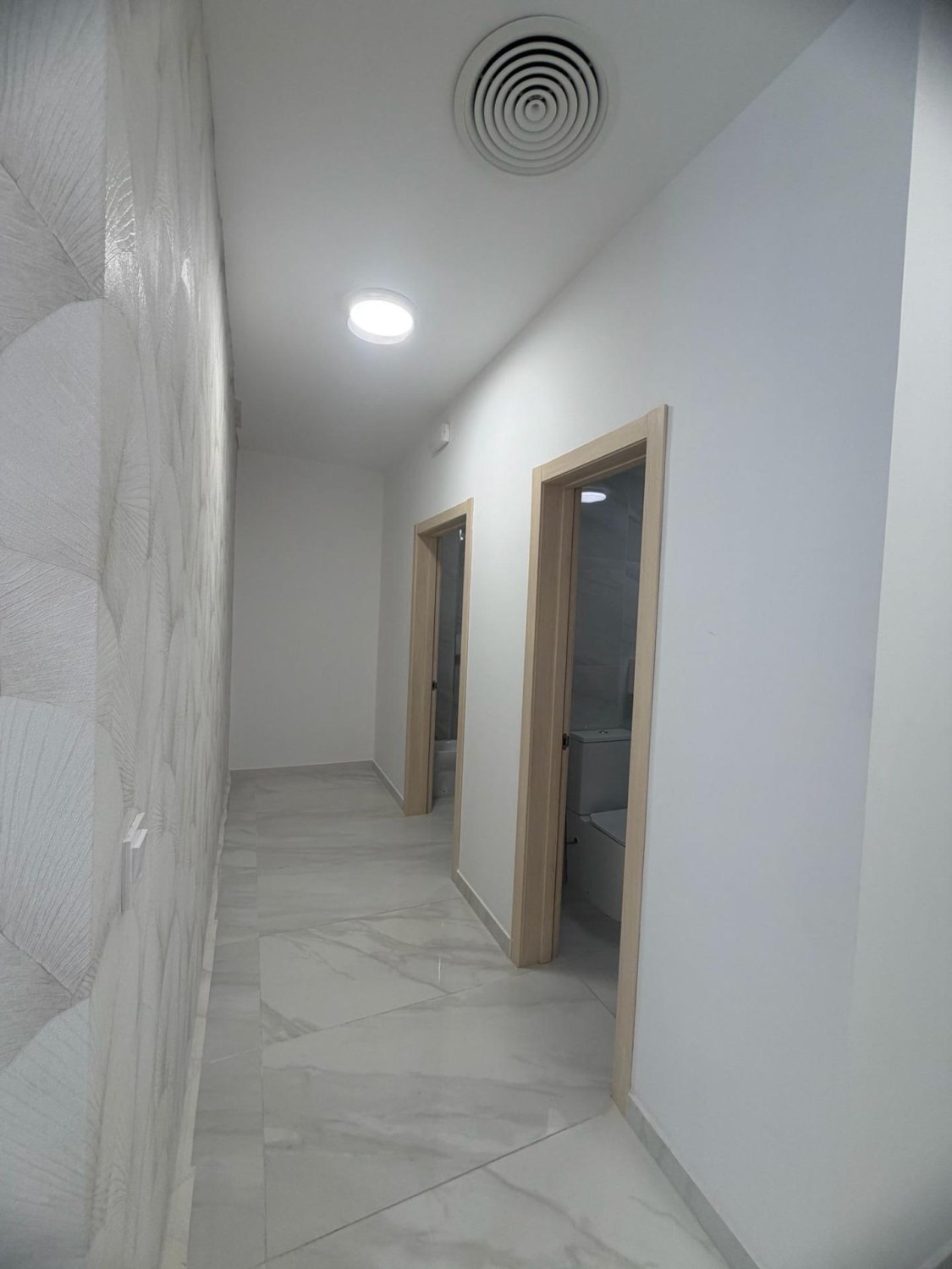 Propiedad comercial en Torrevieja, Alicante, España 87.85 m2 No. 177804