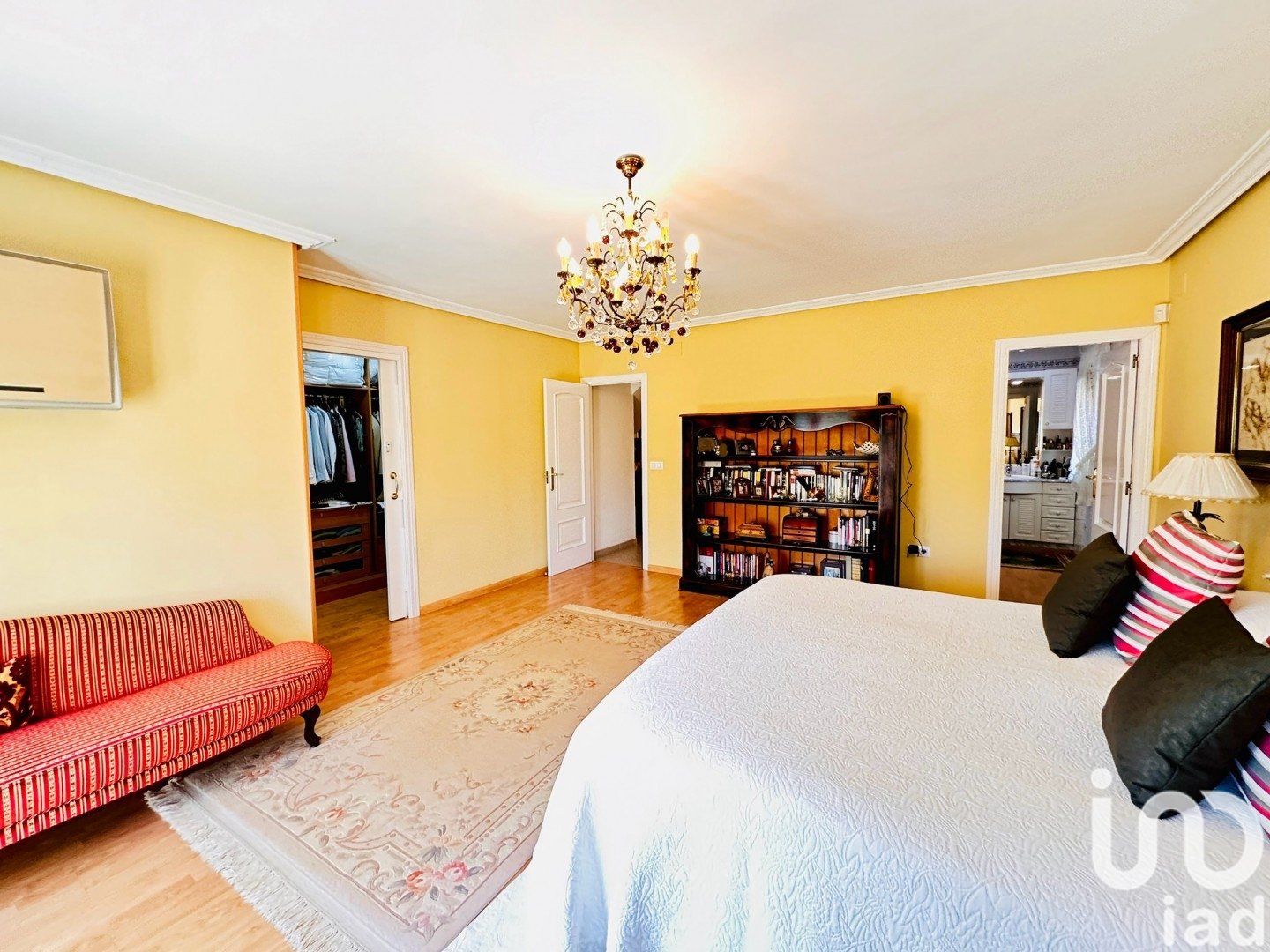 House in Mutxamel, Alicante, Spain 5 bedrooms, 987 sq.m. No. 153691