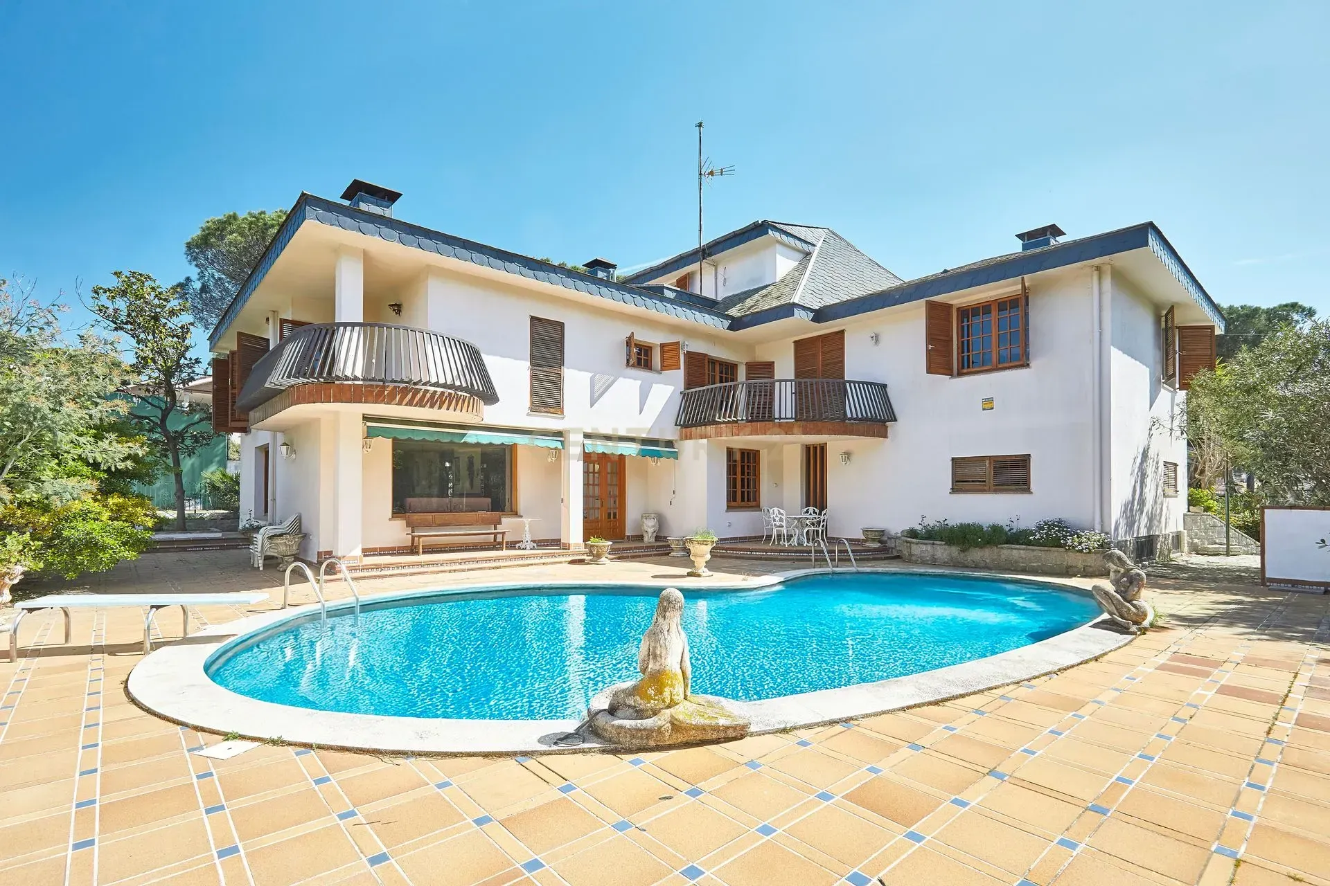 House à Sant Fost de Campsentelles, Barcelona, Espagne 6 chambres, 573 m2 No. 166928
