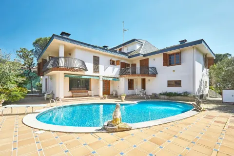 Māja Sant Fost de Campsentelles, Barcelona, Spānijā 6 istabas, 573 m2 Nr. 166928