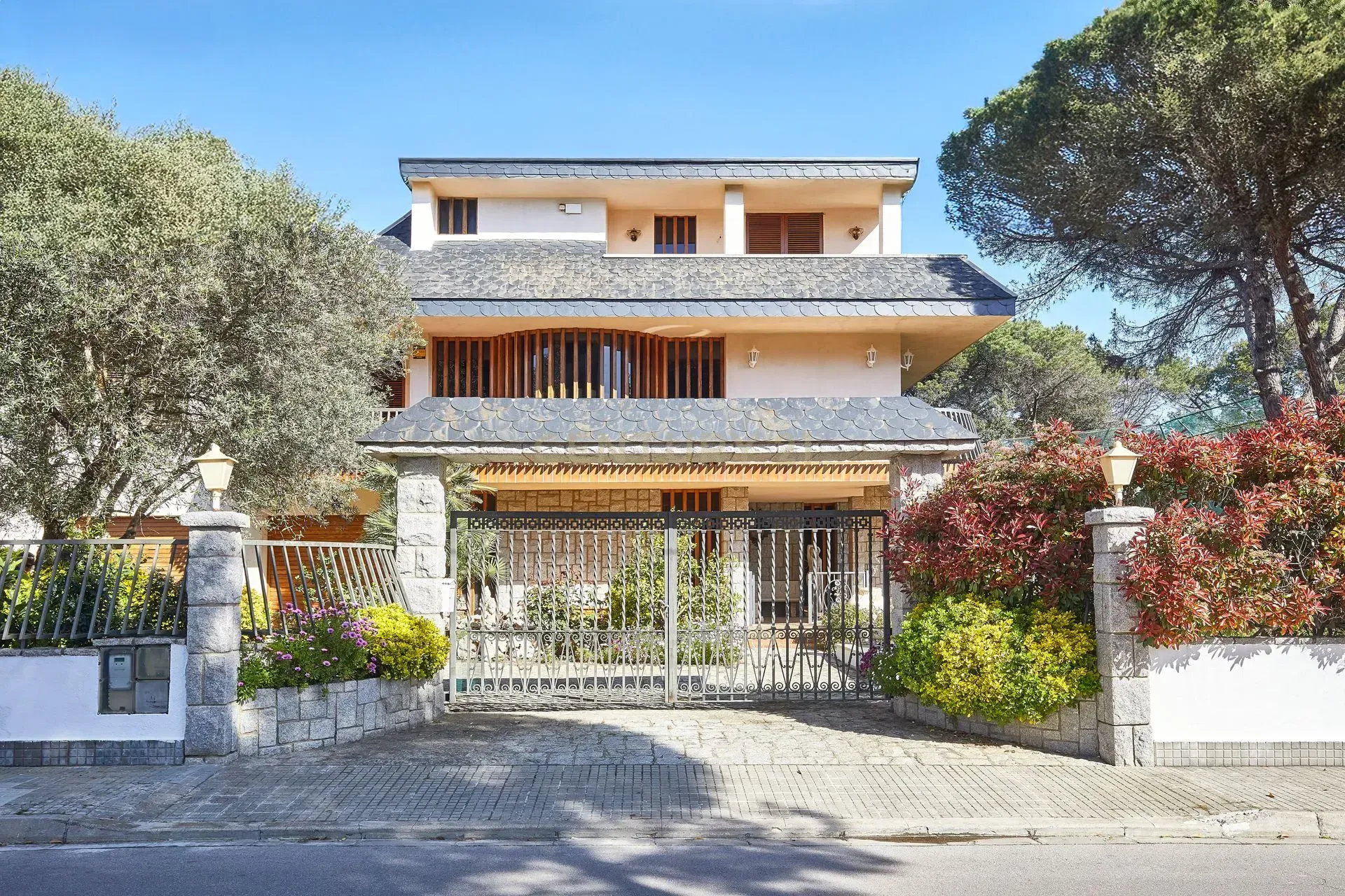 House à Sant Fost de Campsentelles, Barcelona, Espagne 6 chambres, 573 m2 No. 166928