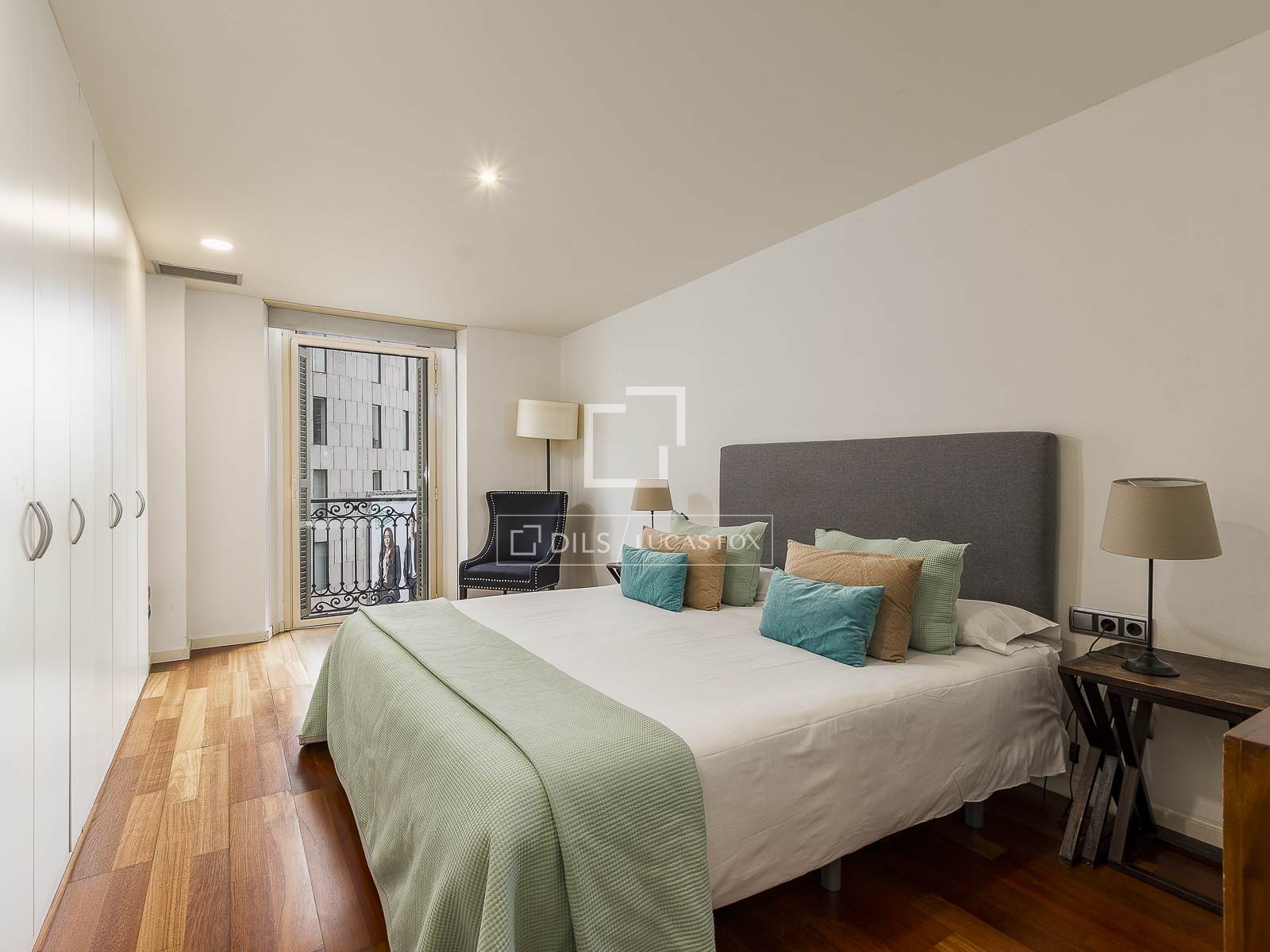 Apartamento en Barcelona, España 4 dormitorios, 171 m2 No. 150282