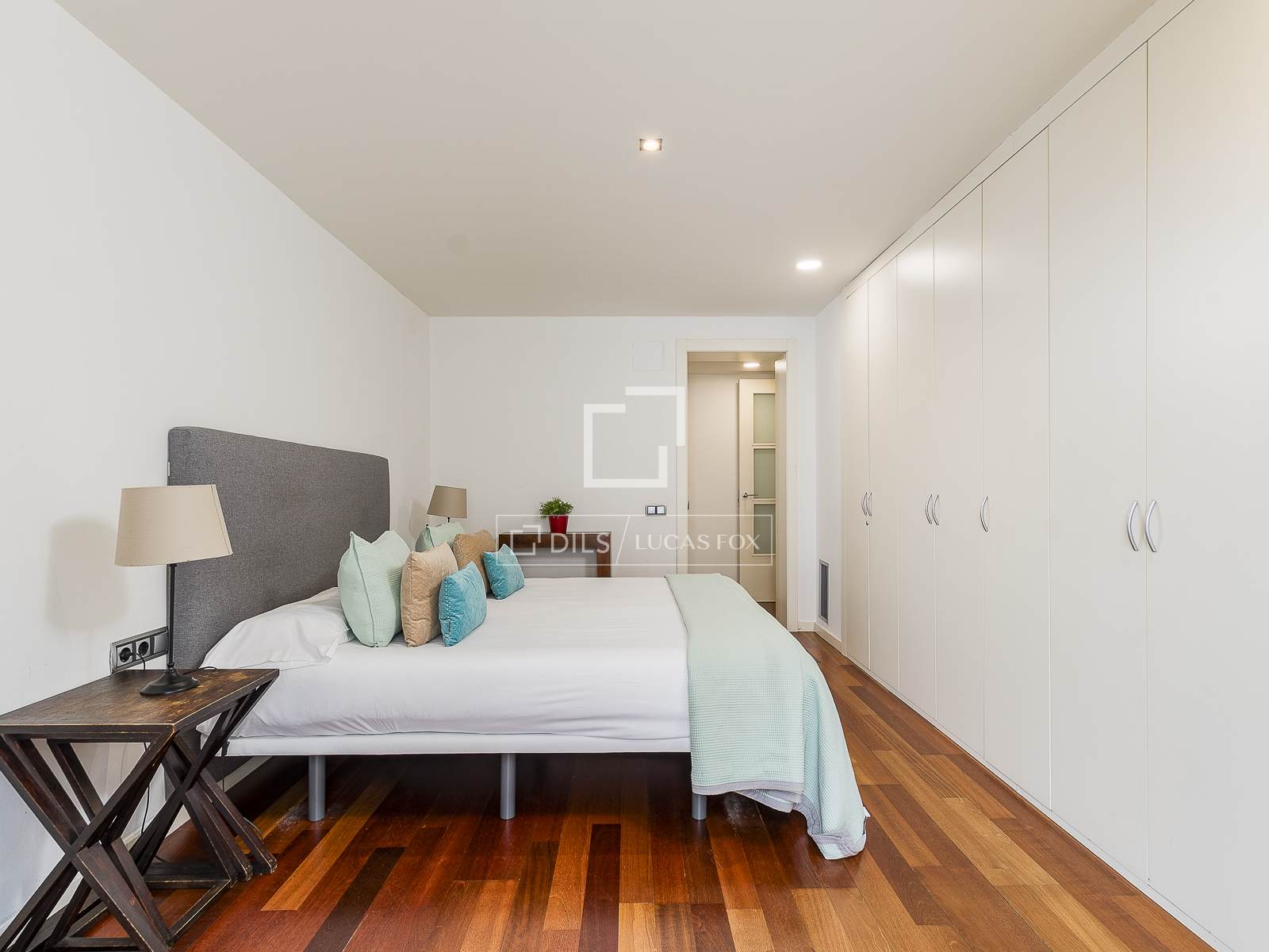 Apartamento en Barcelona, España 4 dormitorios, 171 m2 No. 150282