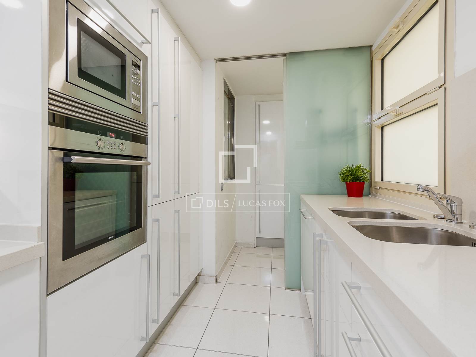 Apartamento en Barcelona, España 4 dormitorios, 171 m2 No. 150282