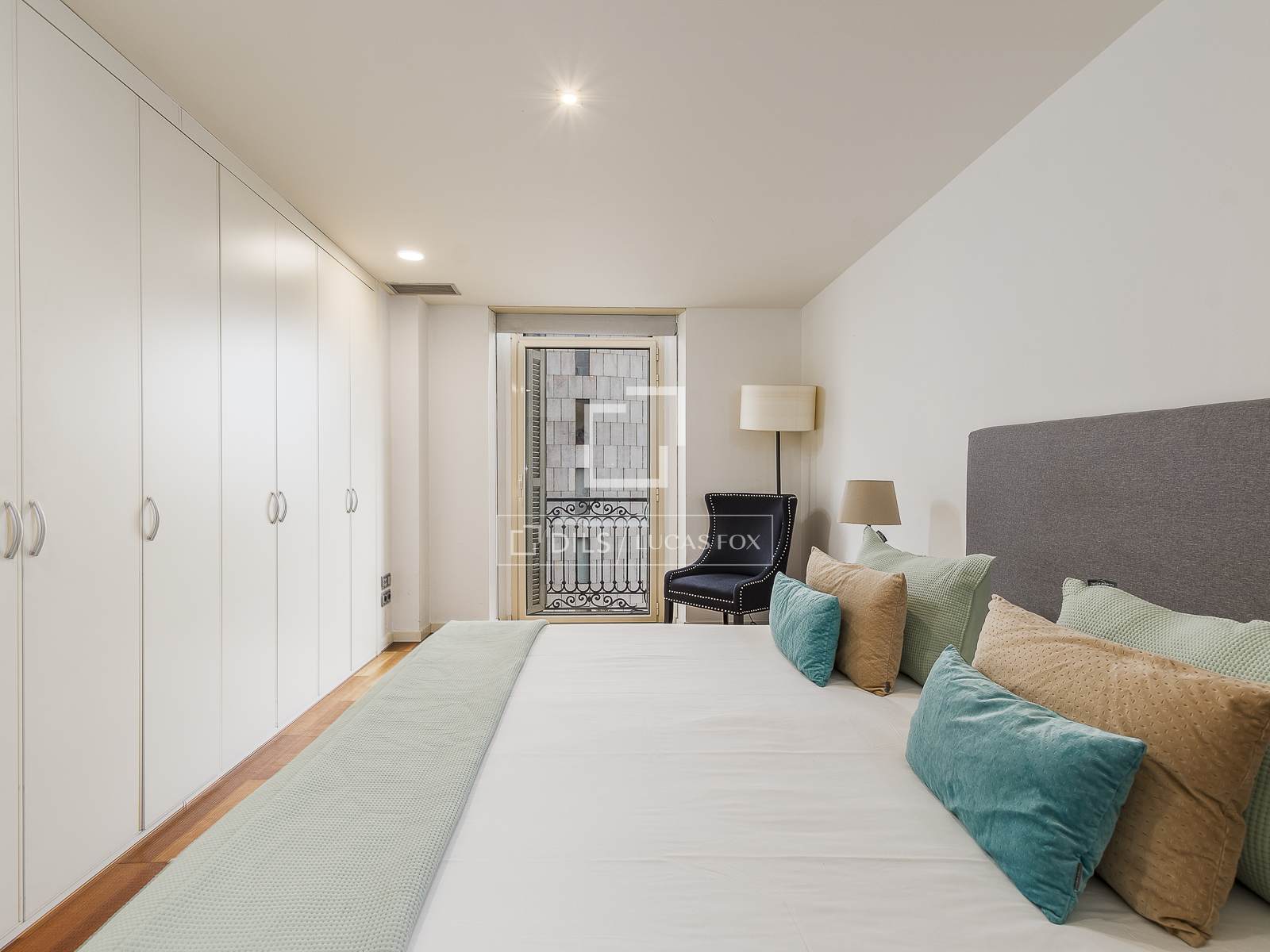 Apartamento en Barcelona, España 4 dormitorios, 171 m2 No. 150282
