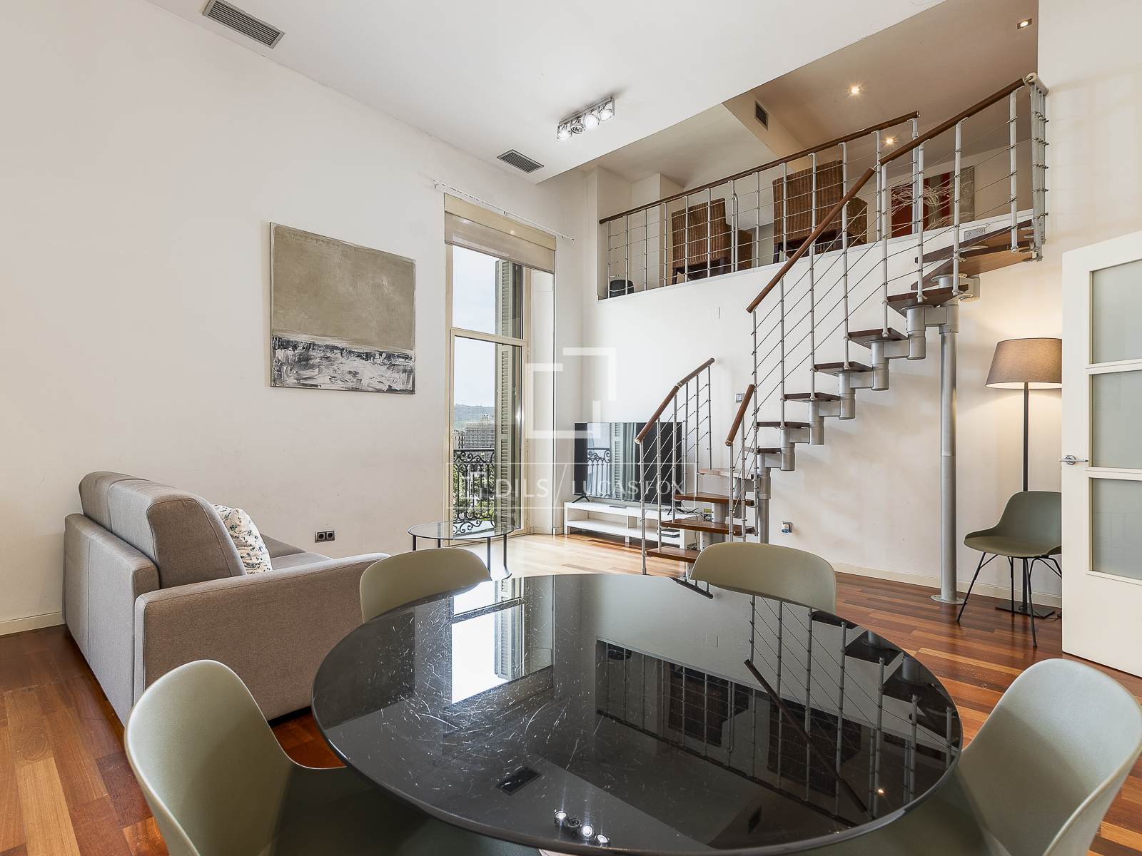 Apartamento en Barcelona, España 4 dormitorios, 171 m2 No. 150282