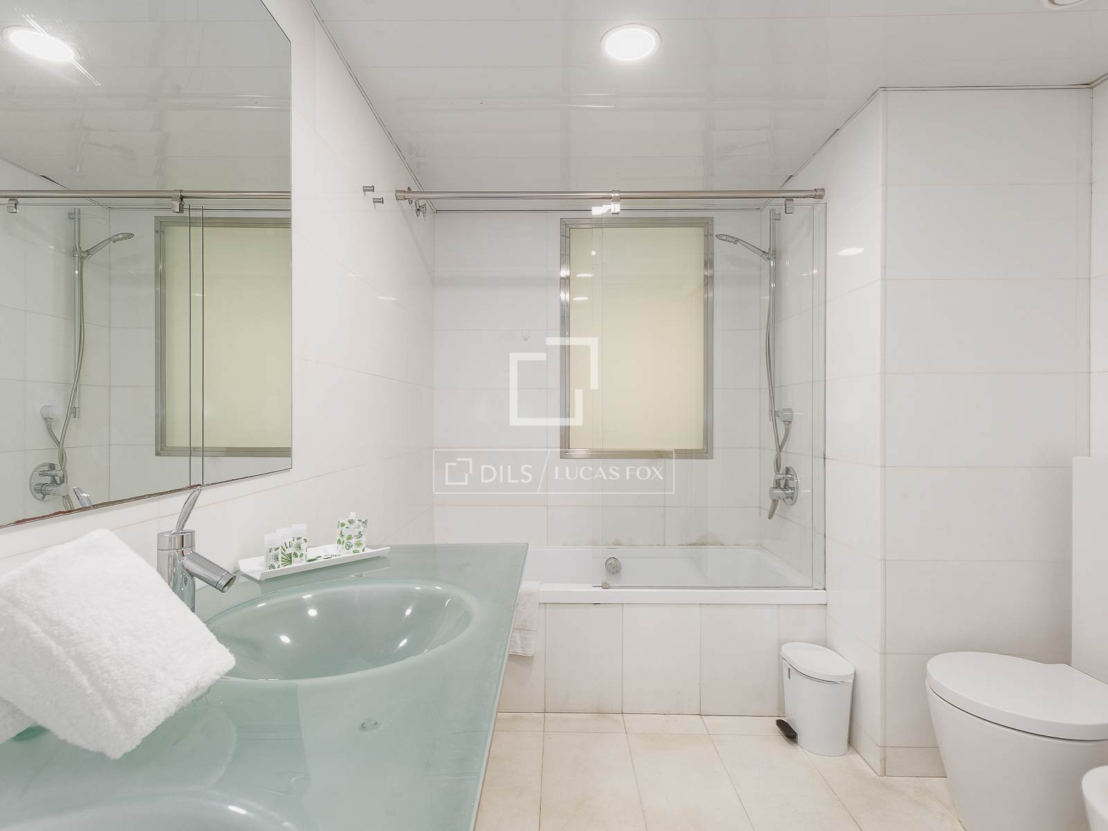 Apartamento en Barcelona, España 4 dormitorios, 171 m2 No. 150282