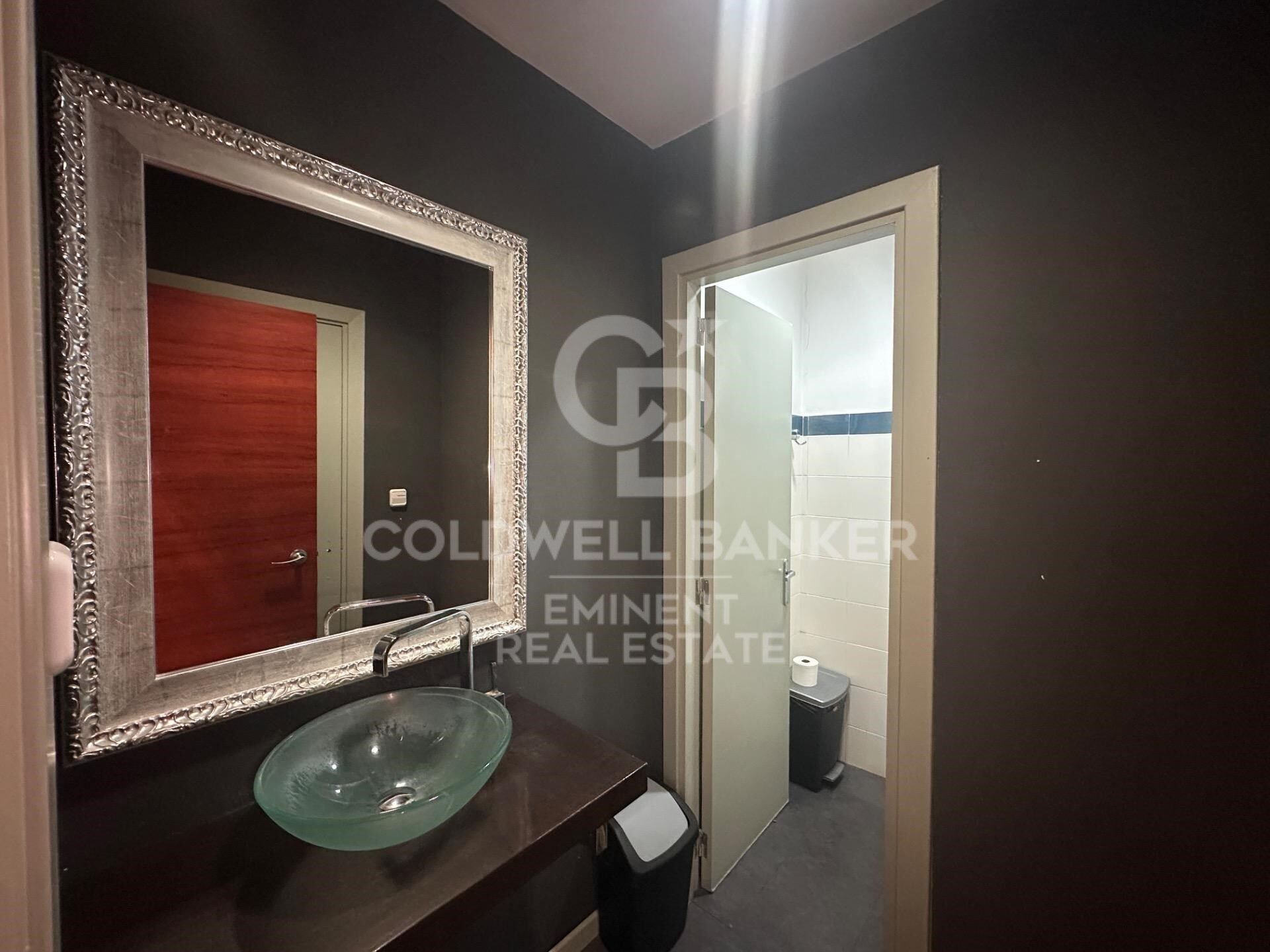 Liikekiinteistö Barcelona, Espanja 181 m2 No. 179076