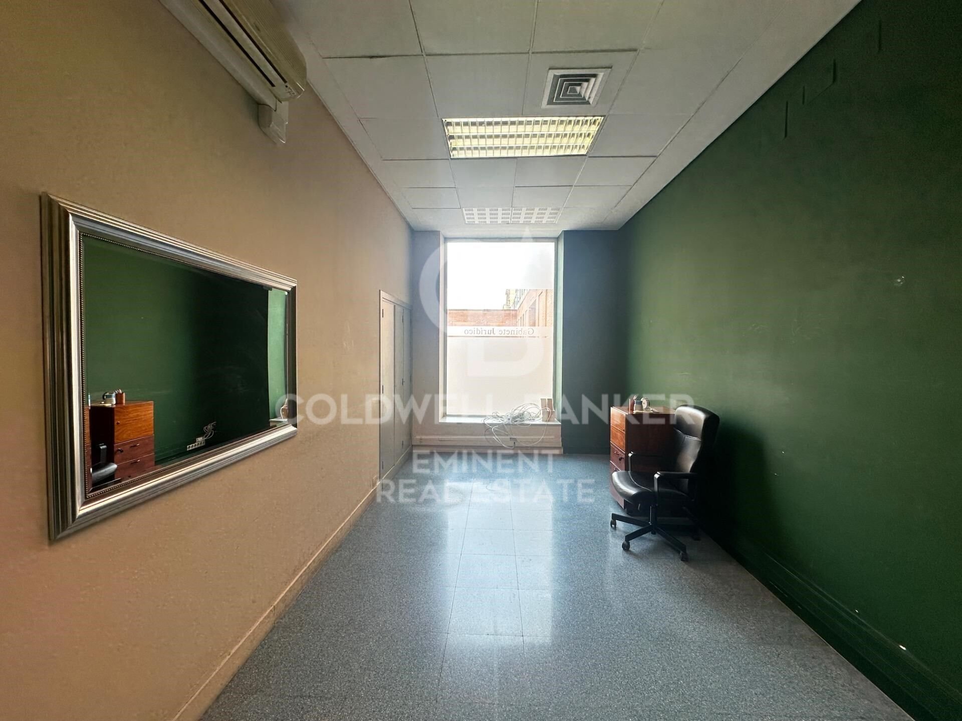 Liikekiinteistö Barcelona, Espanja 181 m2 No. 179076