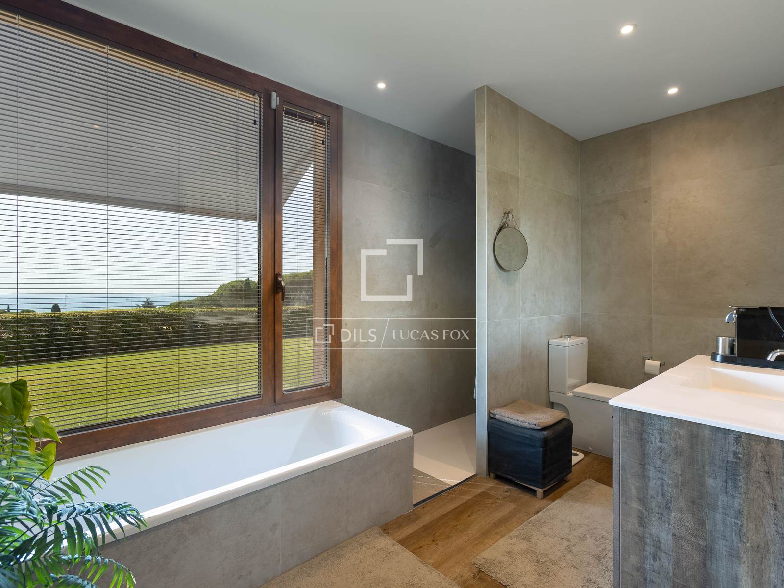 Villa in Sant Vicenc De Montalt, Barcelona, Spain 5 bedrooms, 500 sq.m. No. 192723