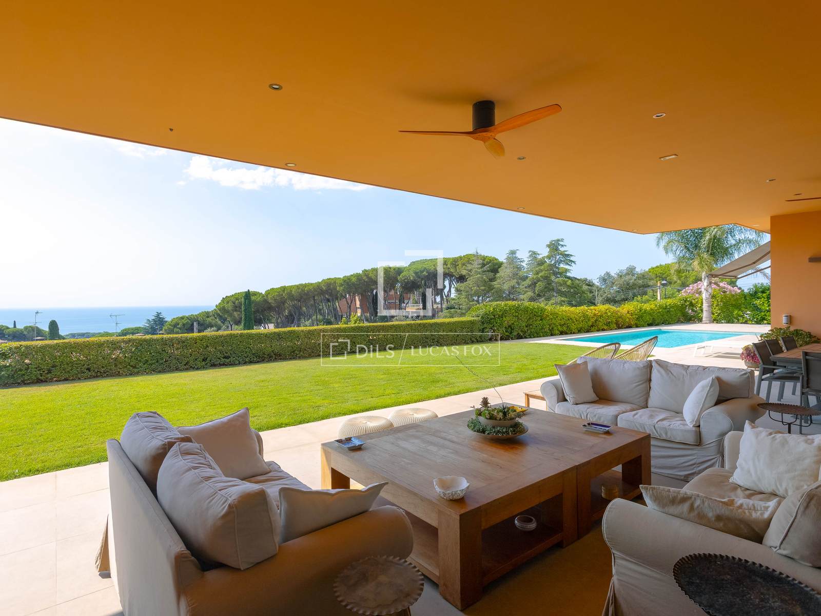 Villa in Sant Vicenc De Montalt, Barcelona, Spain 5 bedrooms, 500 sq.m. No. 192723