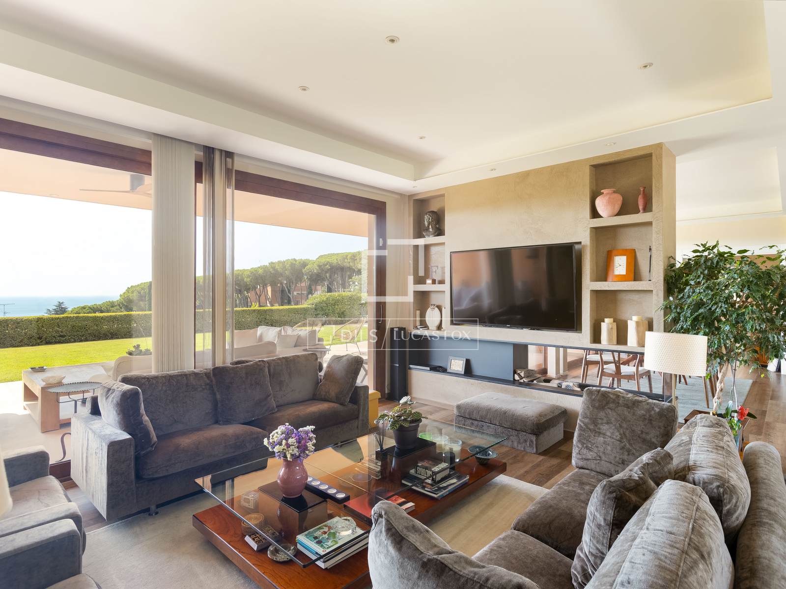Villa in Sant Vicenc De Montalt, Barcelona, Spain 5 bedrooms, 500 sq.m. No. 192723