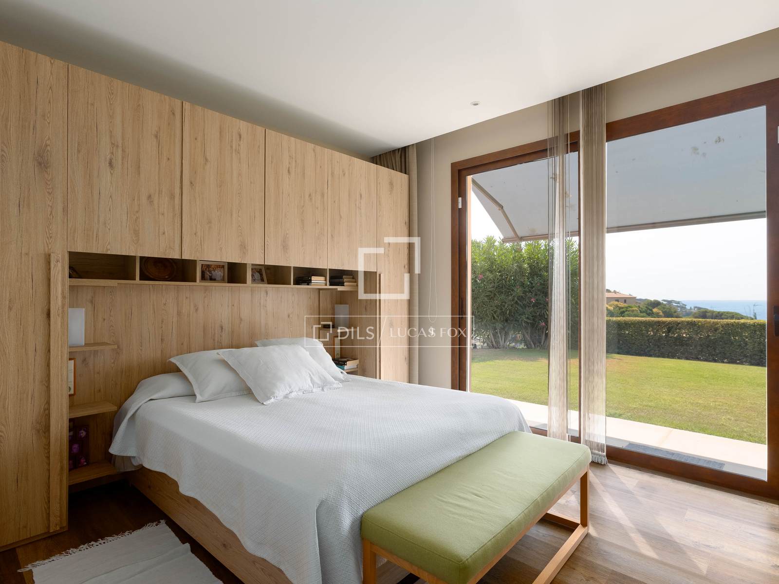 Villa in Sant Vicenc De Montalt, Barcelona, Spain 5 bedrooms, 500 sq.m. No. 192723