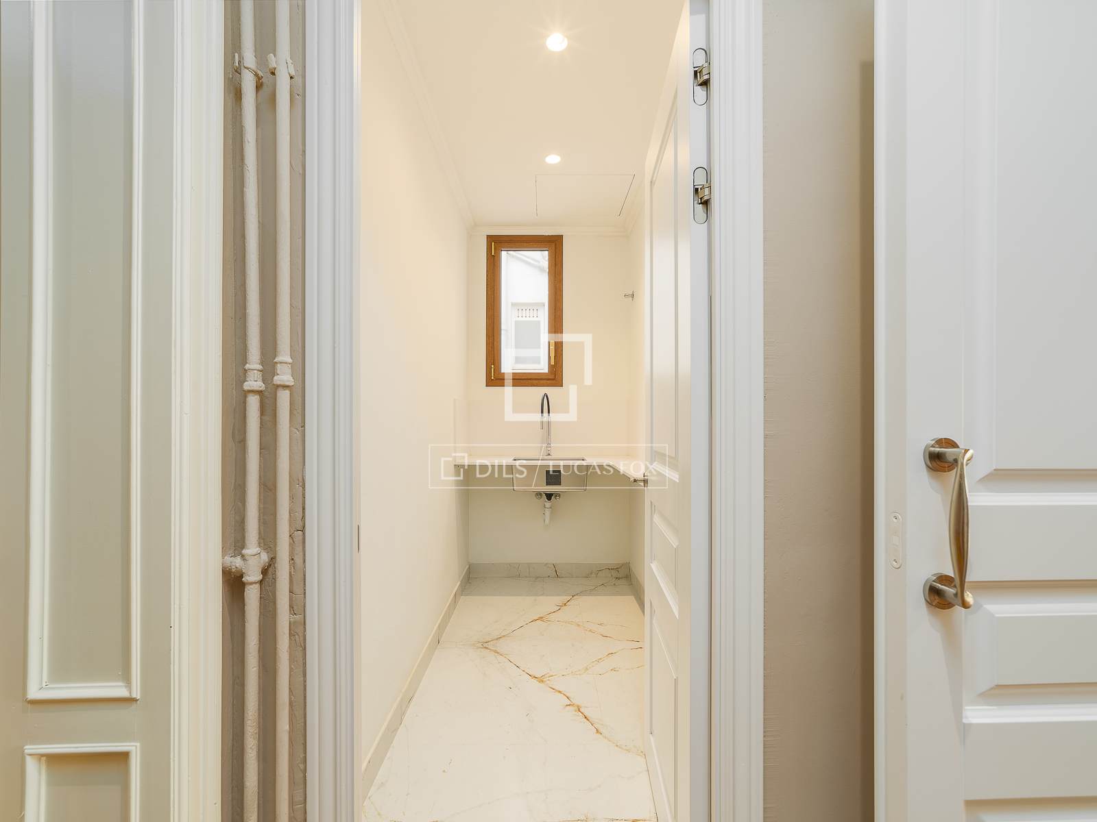 Apartment in Barcelona, Spain 4 bedrooms, 218 sq.m. No. 192726