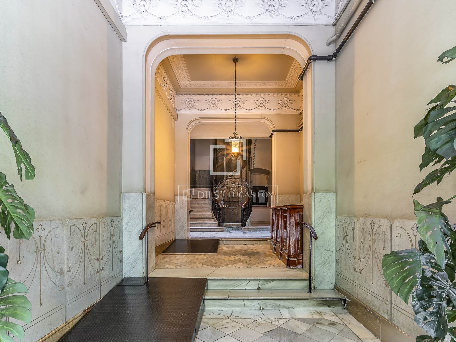 Apartment in Barcelona, Spain 4 bedrooms, 218 sq.m. No. 192726
