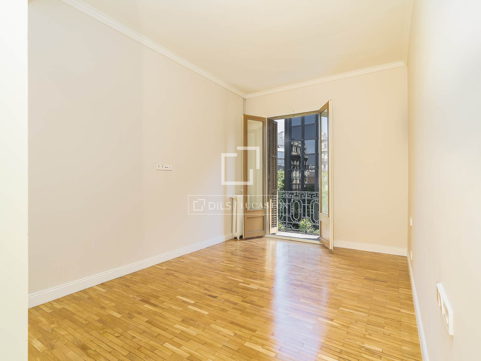 Apartment in Barcelona, Spain 4 bedrooms, 218 sq.m. No. 192726