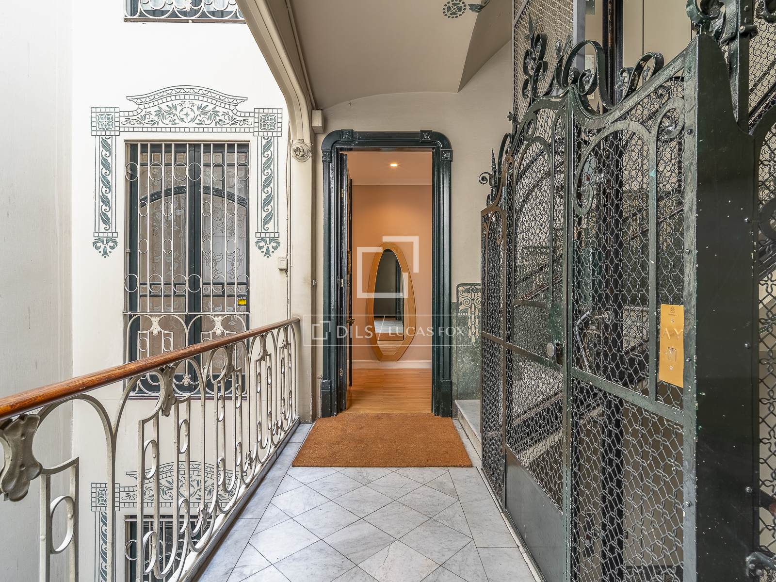 Apartment in Barcelona, Spain 4 bedrooms, 218 sq.m. No. 192726
