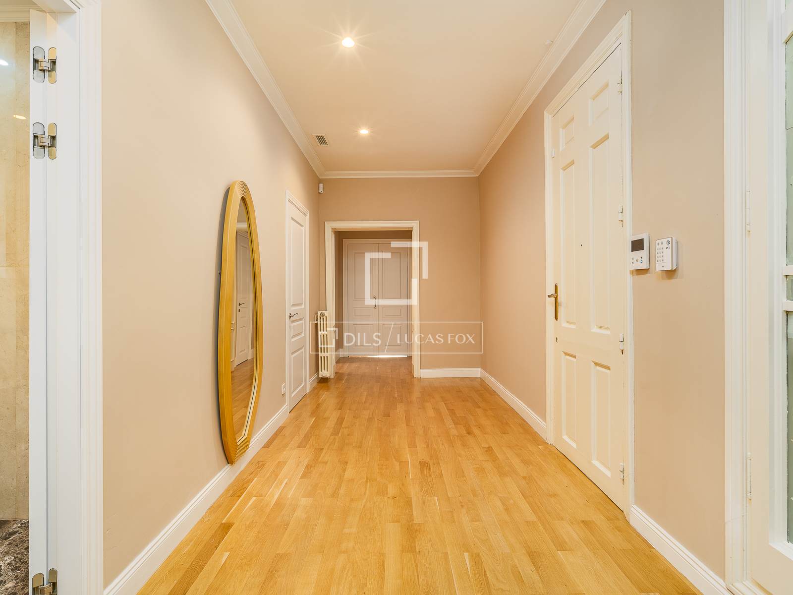 Apartment in Barcelona, Spain 4 bedrooms, 218 sq.m. No. 192726