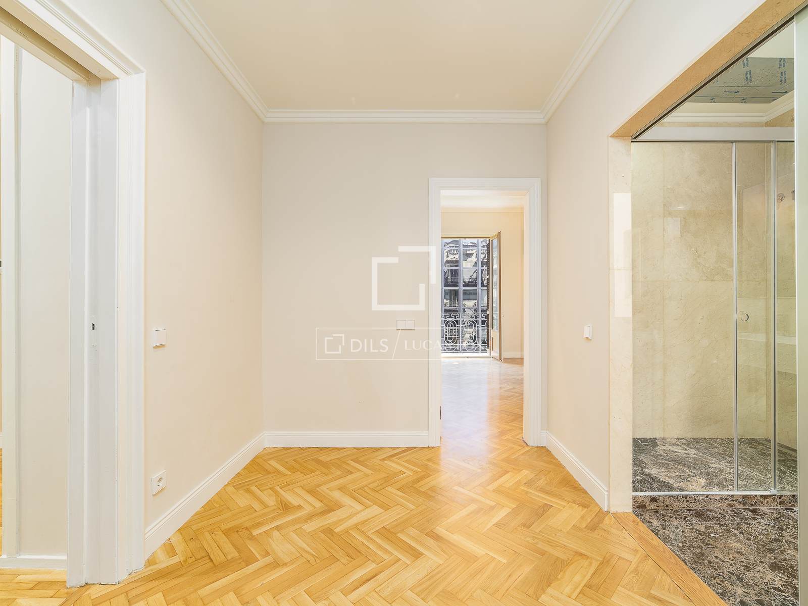 Apartment in Barcelona, Spain 4 bedrooms, 218 sq.m. No. 192726