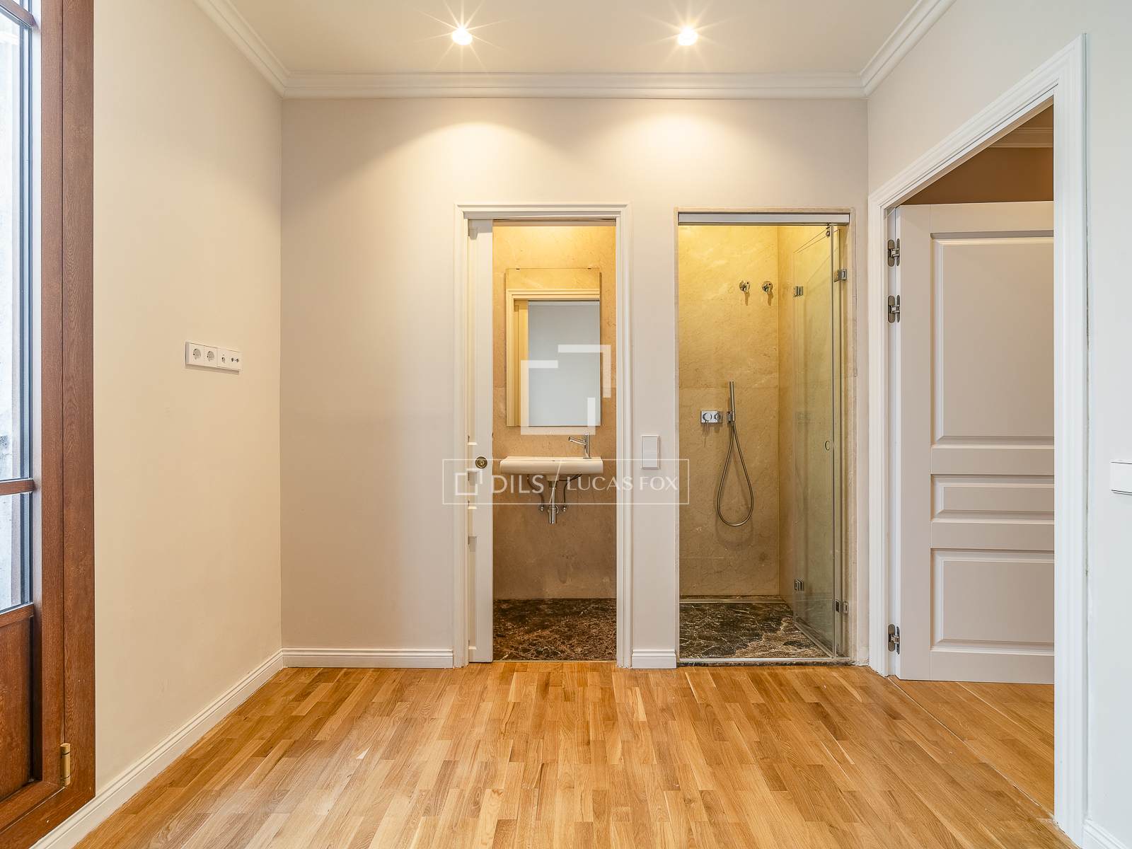 Apartment in Barcelona, Spain 4 bedrooms, 218 sq.m. No. 192726