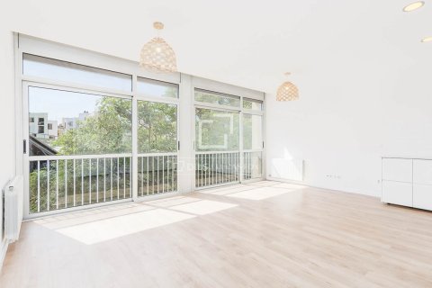 Apartment in Barcelona, Spain 3 bedrooms, 86 sq.m. No. 192725
