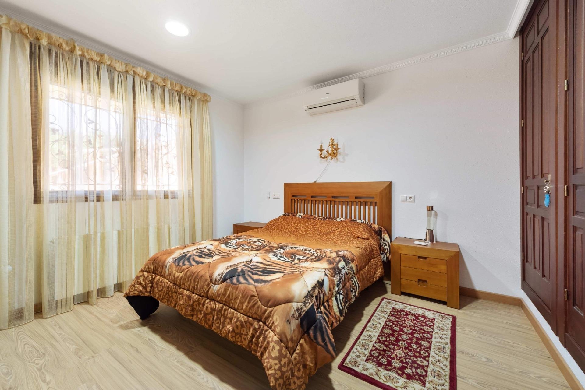 Villa Dehesa De Campoamor, Alicante, Spānijā 4 istabas, 280 m2 Nr. 189605