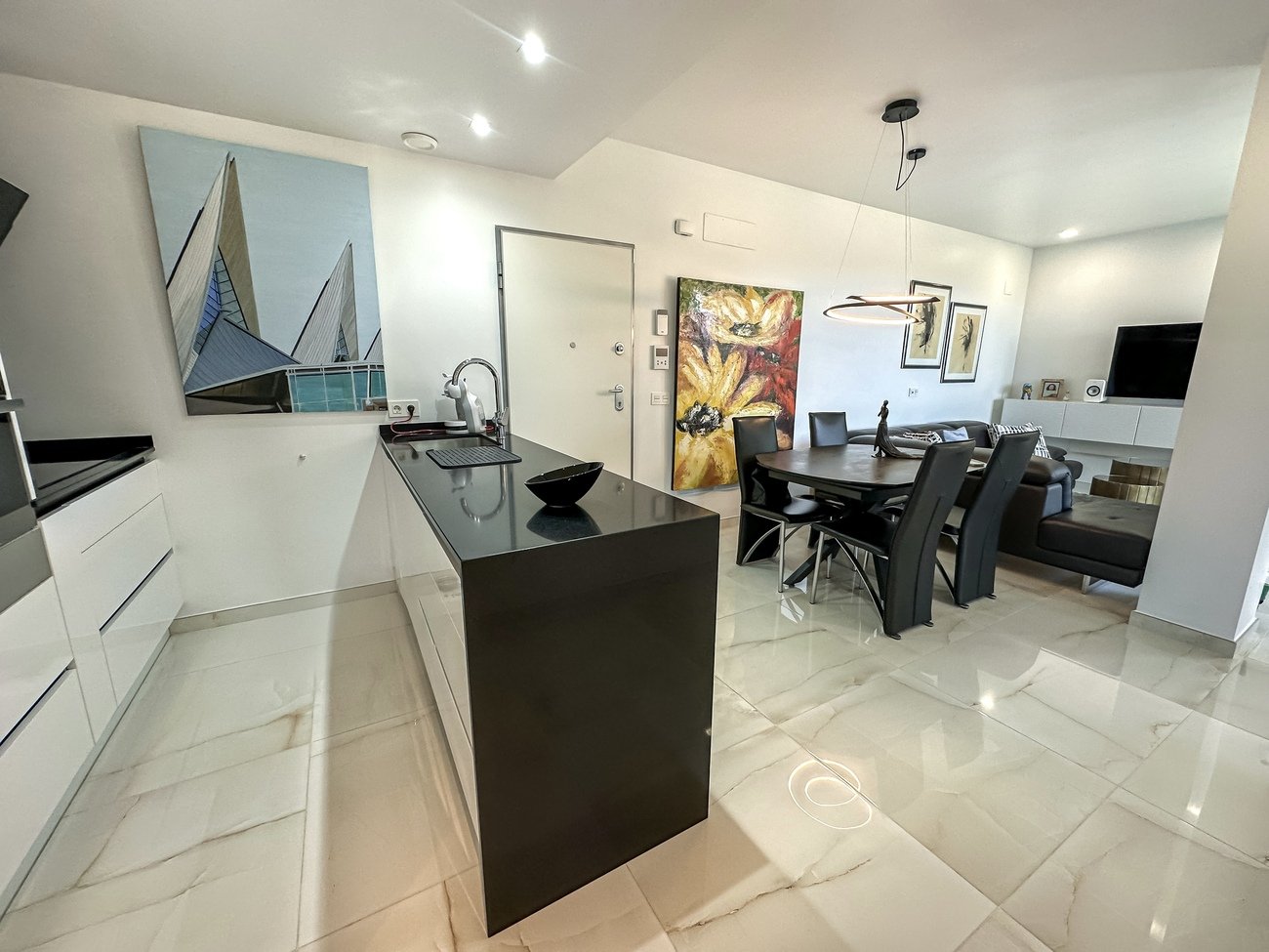 Apartamento en Torrevieja, Alicante, España 3 dormitorios, 86 m2 No. 189603