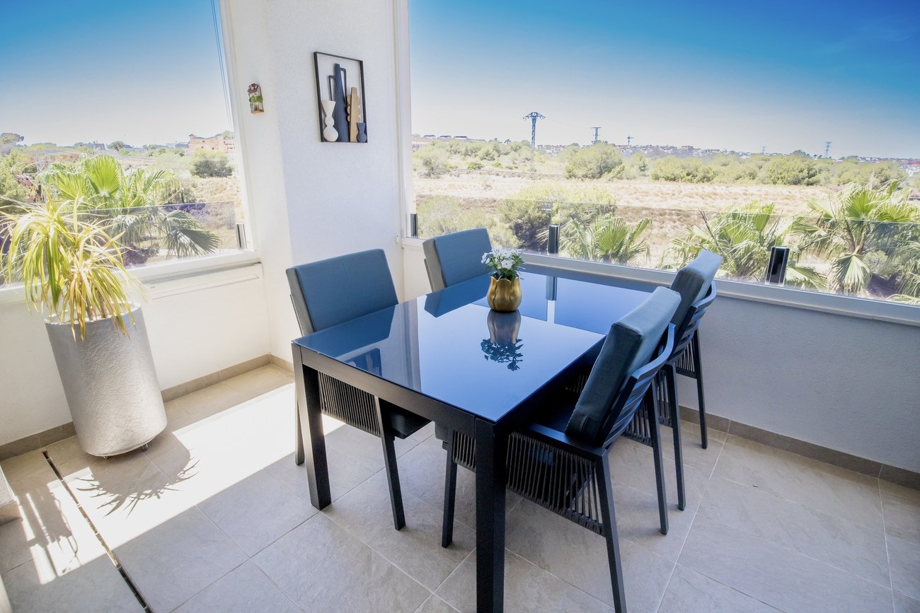 Apartamento en Torrevieja, Alicante, España 3 dormitorios, 86 m2 No. 189603