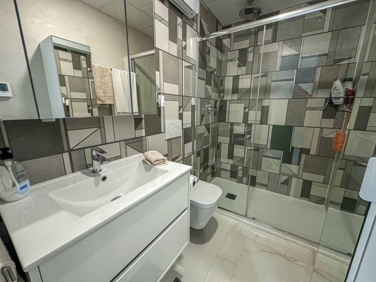 Apartamento en Torrevieja, Alicante, España 3 dormitorios, 86 m2 No. 189603