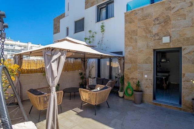 Townhouse in Villamartin, Alicante, Spain 3 bedrooms, 134 sq.m. No. 189729