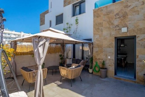 Townhouse in Villamartin, Alicante, Spain 3 bedrooms, 134 sq.m. No. 189729