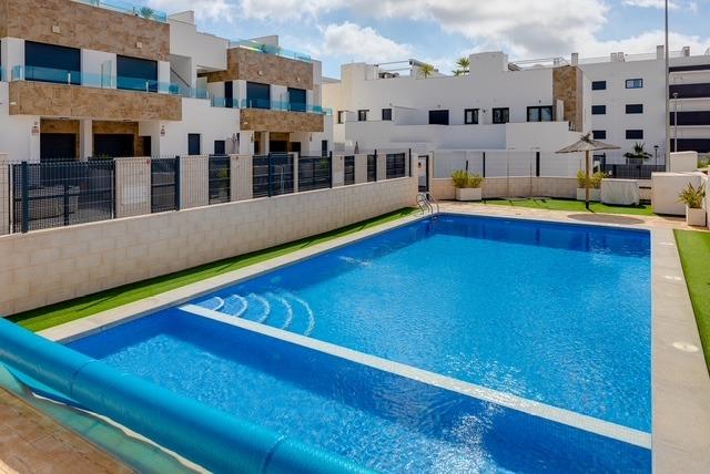 Townhouse in Villamartin, Alicante, Spain 3 bedrooms, 134 sq.m. No. 189729