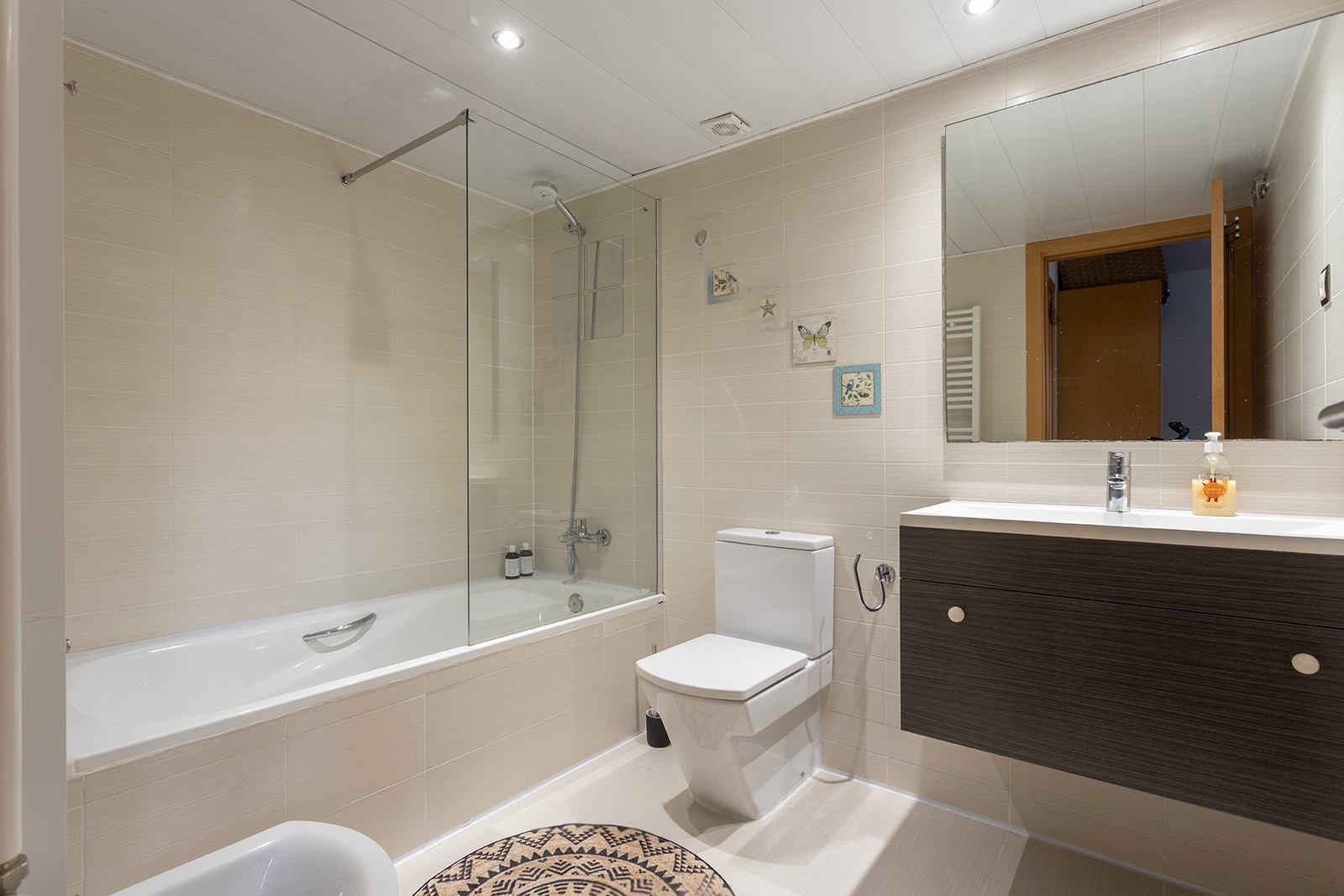Wohnung in Barcelona, Spanien 3 Schlafzimmer,  Nr. 140949
